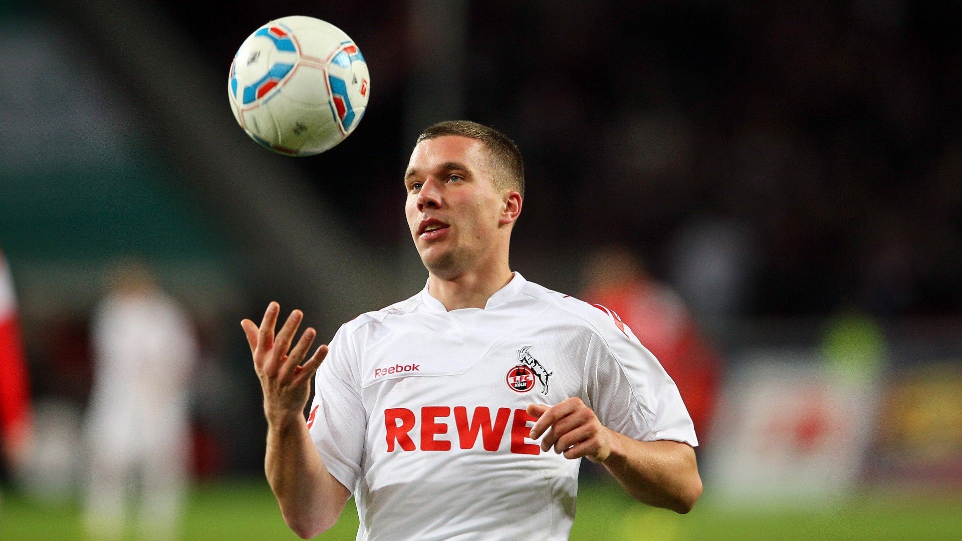 全球电竞体育赛事规模持续扩大，全球电竞产业规模